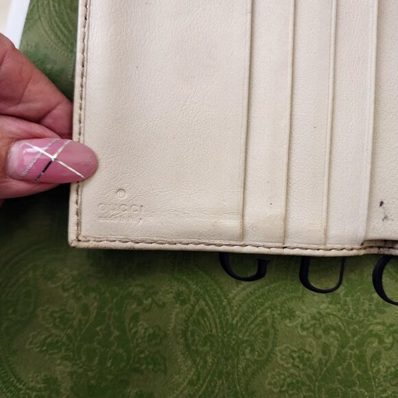 Gucci Britt GG Logo Compact Wallet - Picture 6 of 16